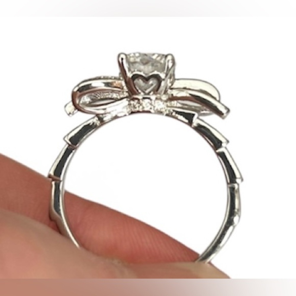 Moissanite Silver Ring with Bow Design Size 7 - Picture 2 of 4